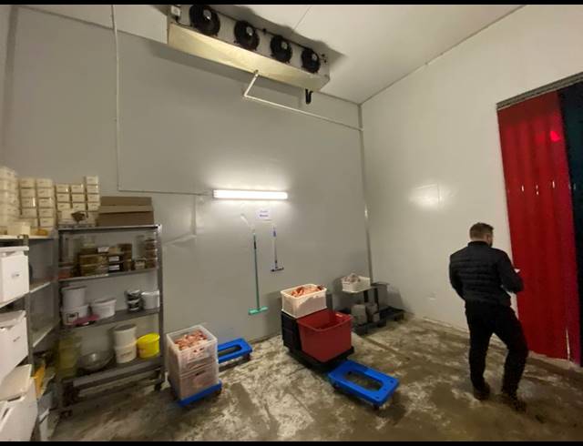885M² WAREHOUSE FOR SALE IN KILLARNEY GARDENS
